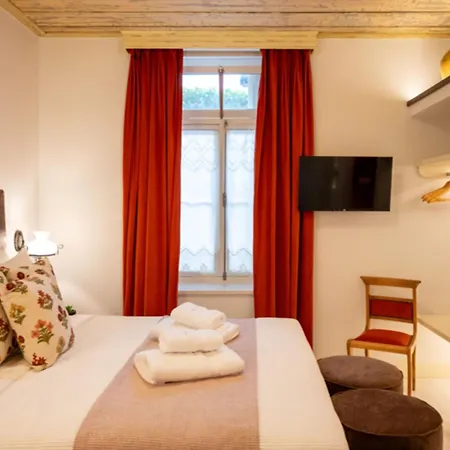 La Belle Helene De Menelas 1862 Hotell
