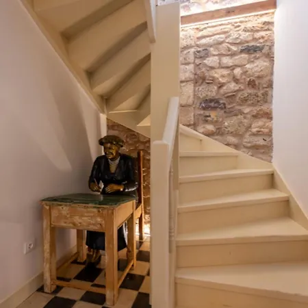 La Belle Helene De Menelas 1862 Hotell Mykines